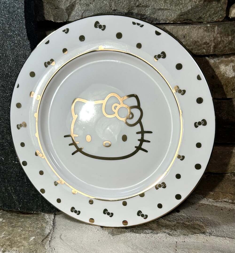 Hello Kitty White Gold 8”  Decorative Plate Sanrio 2024